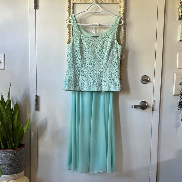 ALEX EVENINGS |  Light Green Lace Two Piece Set Dress - Picture 3 of 15